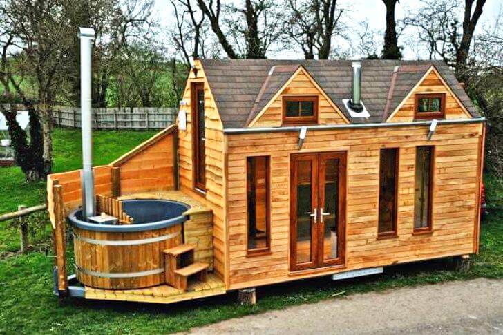 Tiny House pezsgőfürdő