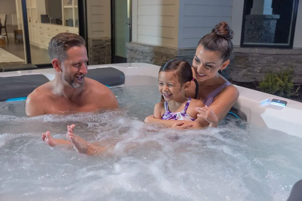 Aqua Oasis Pool & Spa - Bullfrog Spas
