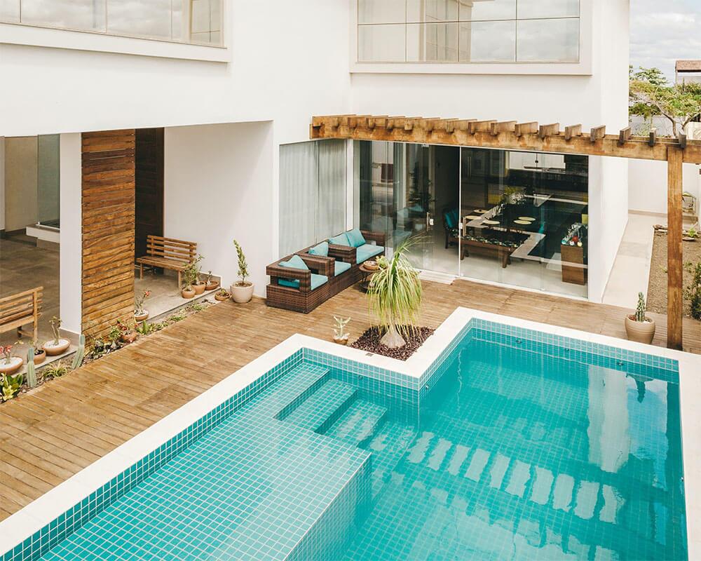 pátio da piscina