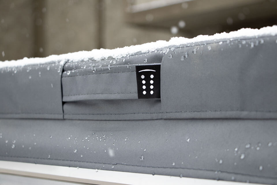 hot tub snow weight