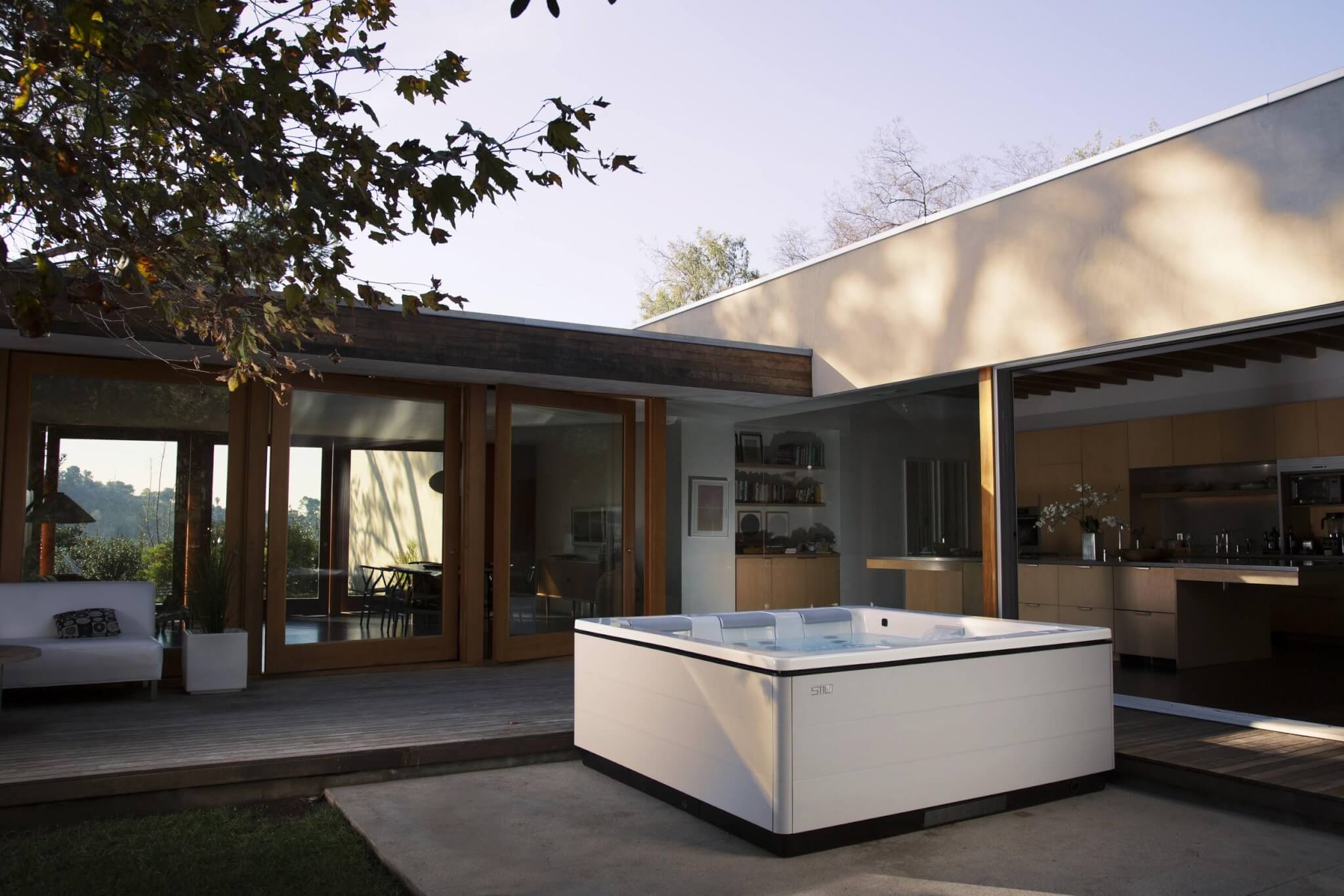 Modern Hot Tub with Short Deck