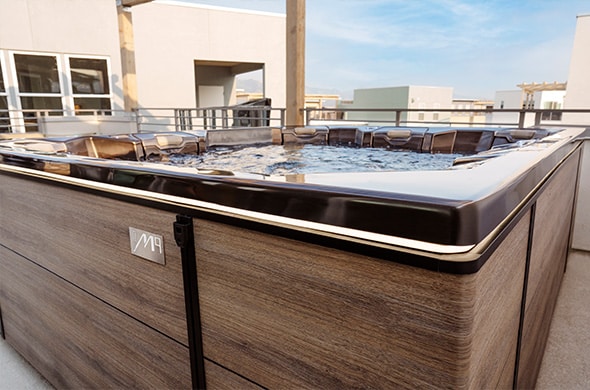 M9 Spa on rooftop